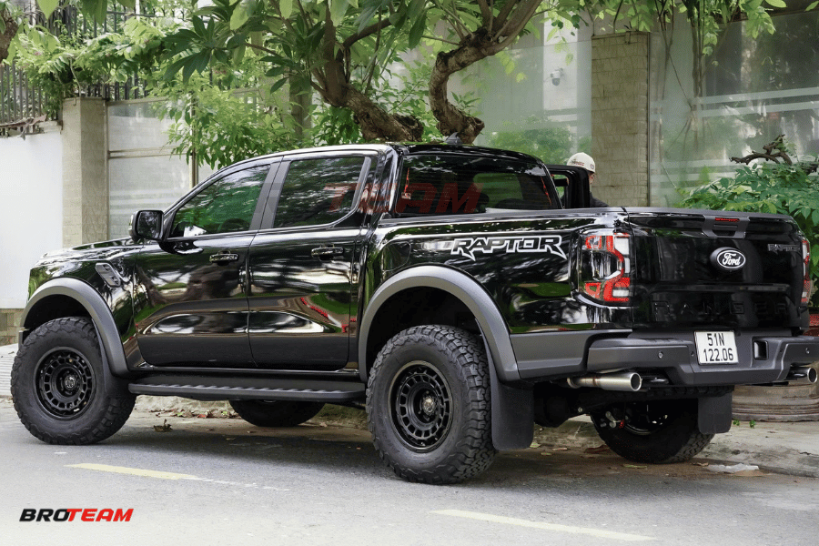 Ford Ranger Raptor độ Full nội thất đen tại Broteam