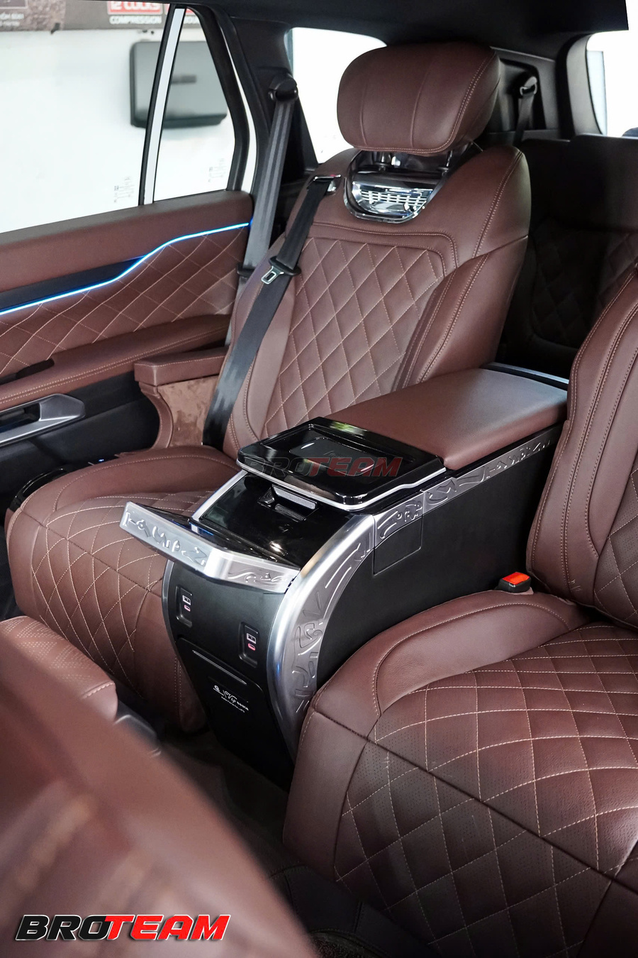 Ghế thương gia hàng 2 full Ford Everest