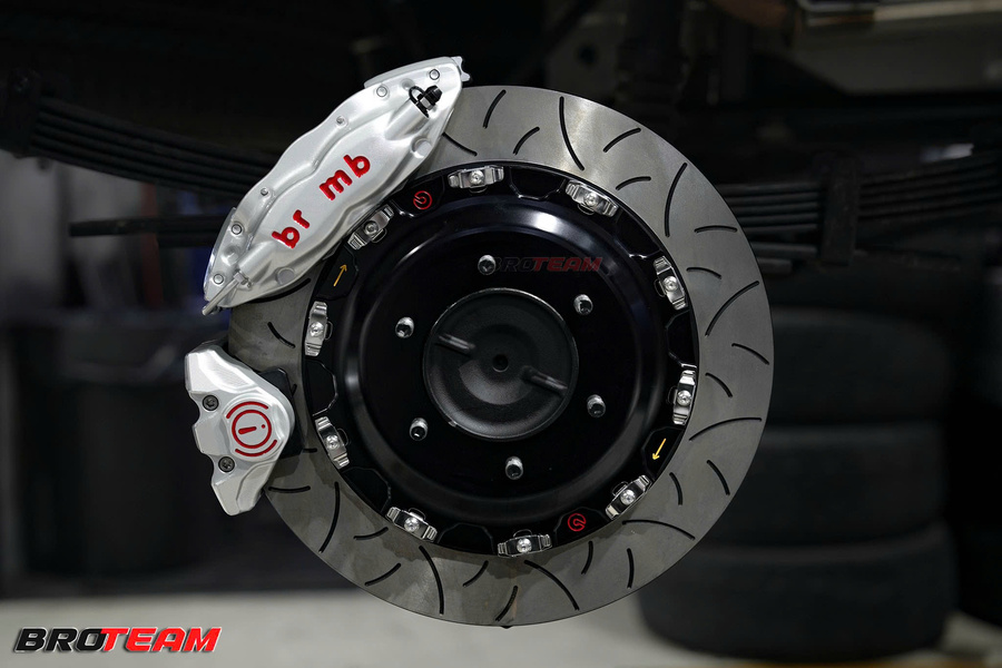 Heo phanh Brembo hiệu suất cao cho Toyota Hilux