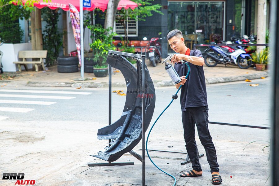 Hoá nhựa lòng vè Ford 
