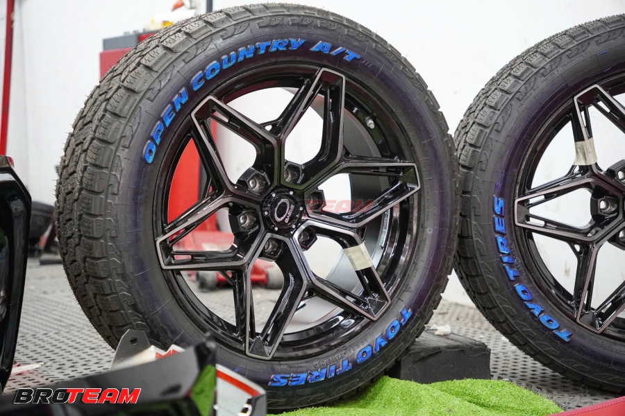 Lốp Toyo 265/50R20