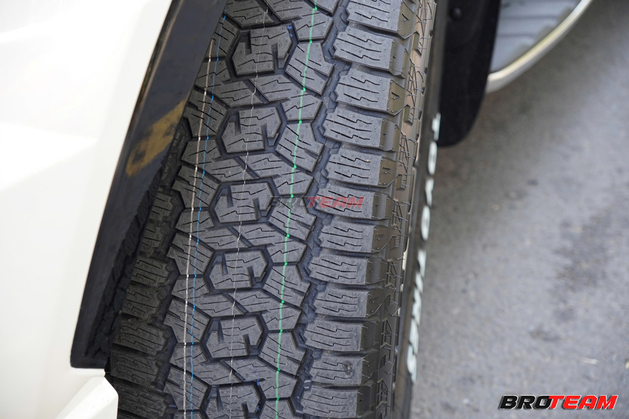 Lốp Toyo Tires AT 275/55R20 Ford Everest