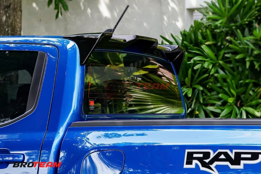 Chi tiết phần lướt gió bên hông xe Ford Ranger Raptor