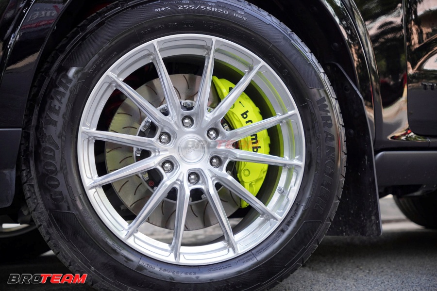 Phanh Brembo hiệu năng cao