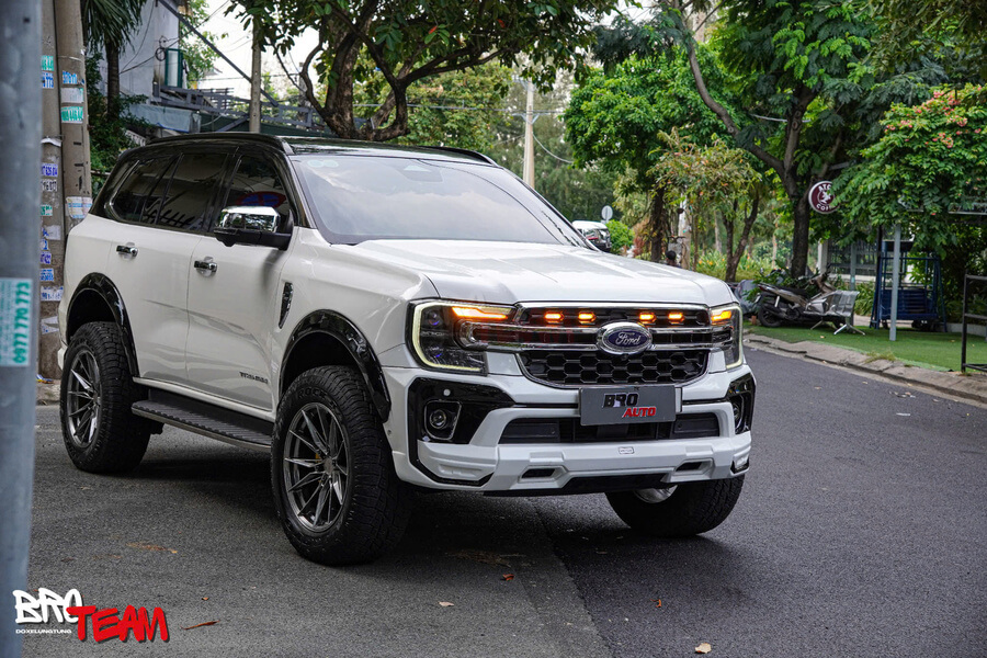 Ford Everest nâng cấp