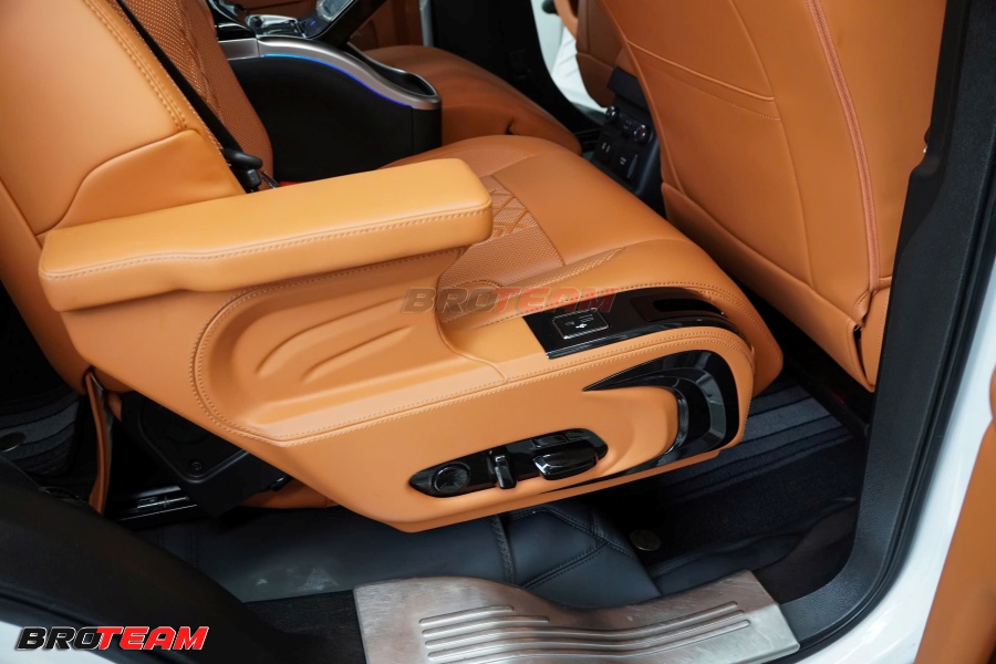 Bọc da nội thất cao cấp xe Explorer 2017