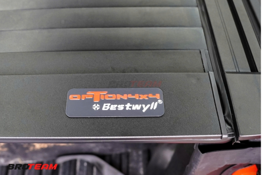 Logo Nắp Thùng Cuộn Điện Option4x4 – Bestwyll