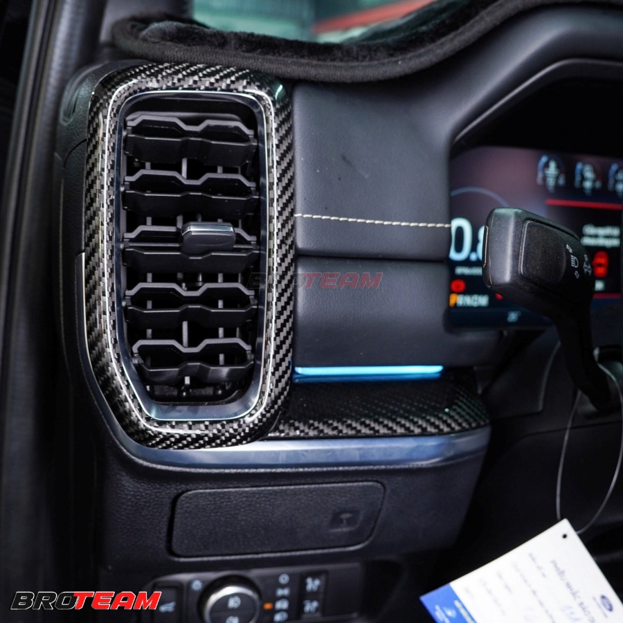 Ford Everest Platinum carbon