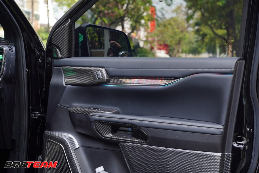 Độ carbon nội thất Ford Everest