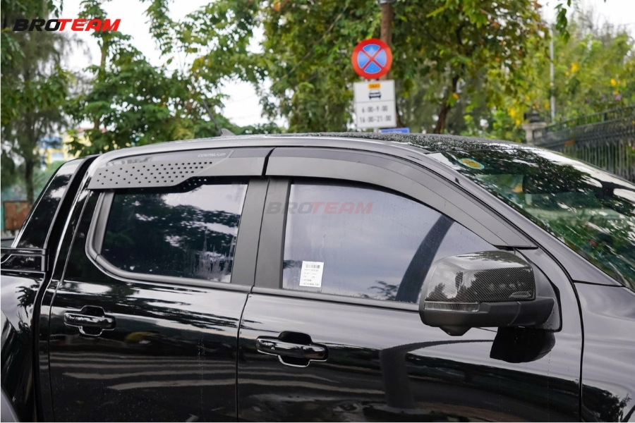 Ôp carbon phần gương tổng thể hài hoà