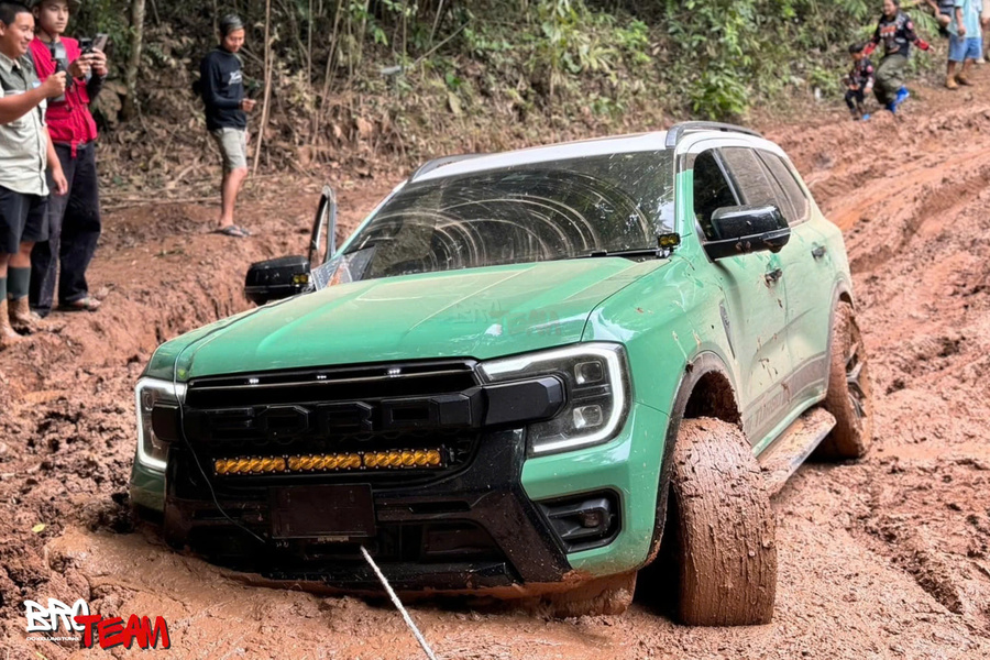 Tời WARN VR Evo 12S cho Ford Everest 2023