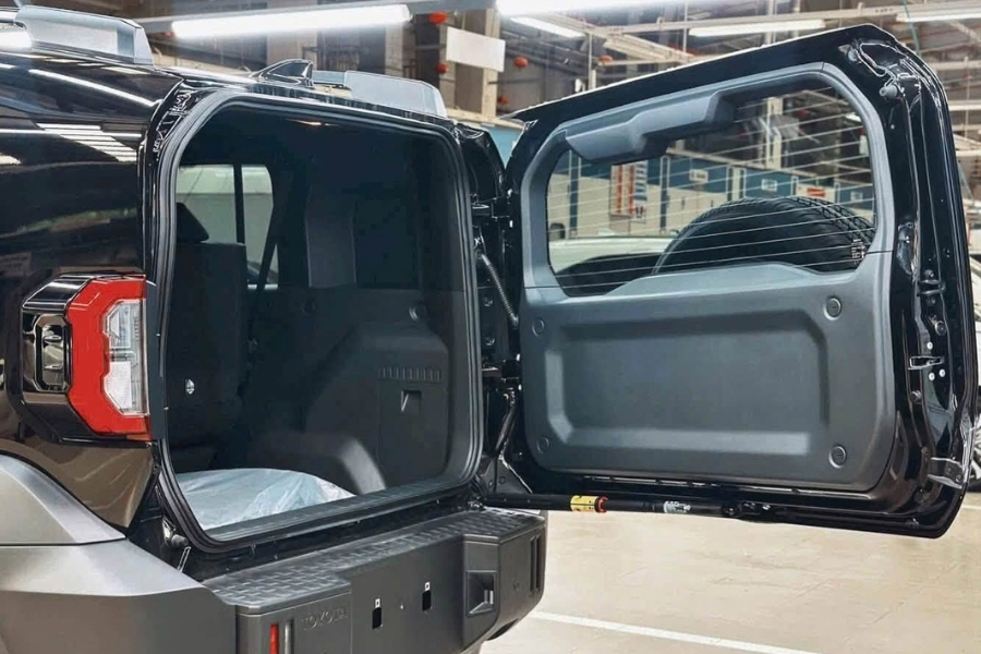 Khoang hành lý thực dụng xe Toyota Land Cruiser FJ 2026