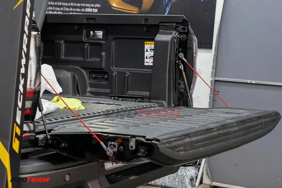 Ty Nâng Hạ Bửng sau cho Ford Raptor trợ lực tốt