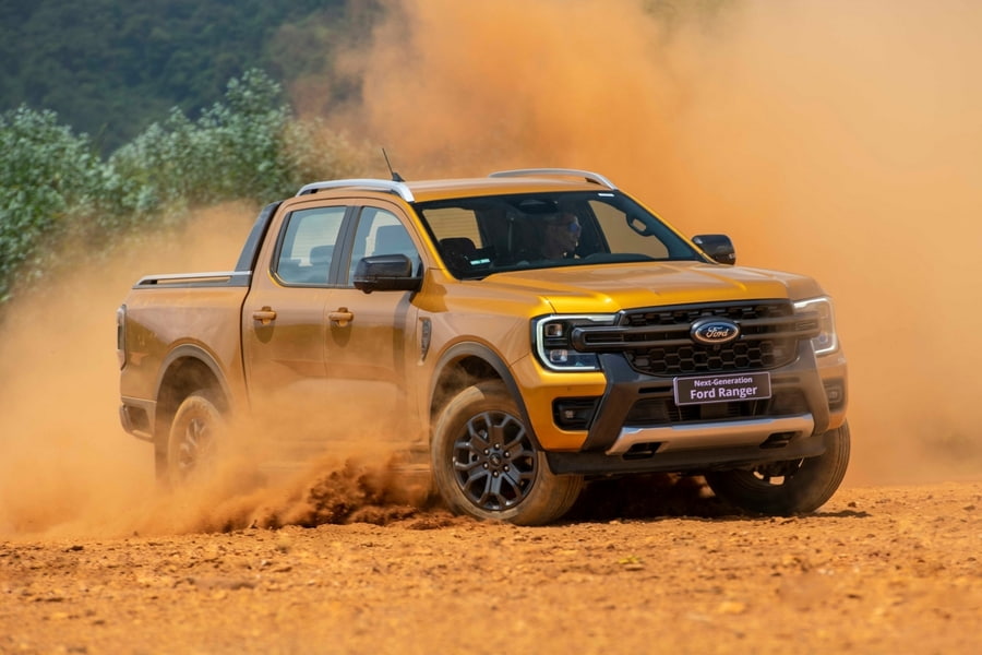 Bảng giá xe bán tải Ford Ranger giá bao nhiêu năm 2026