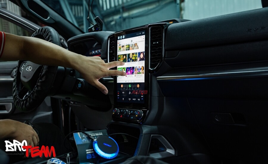 Android Box cho xe Toyota Hilux