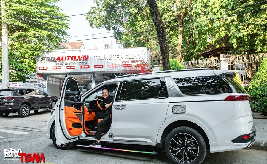Bệ bước điện cho xe Kia Carnival 2025