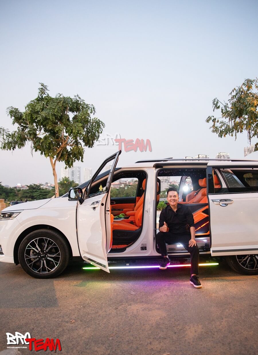 Bệ bước điện cho xe Kia Carnival 2025