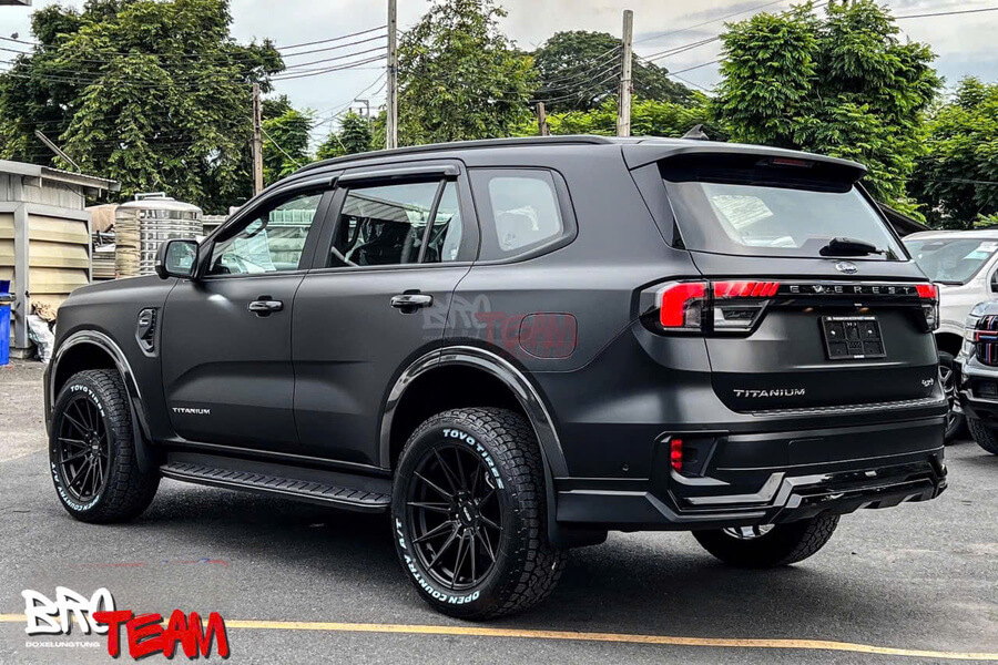 Bộ Bodykit Ford Everest mẫu AKC V2 Thái Lan