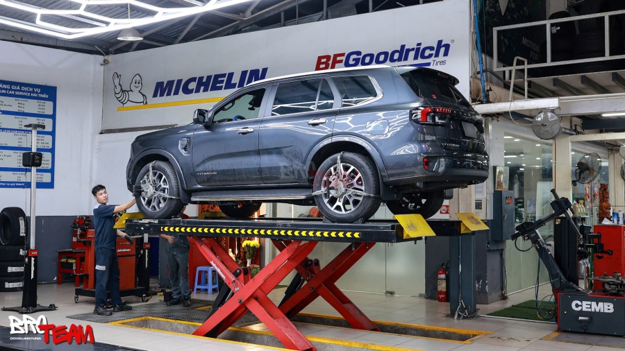 Bộ phuộc Profender OEM 2.5 cho Ford Everest