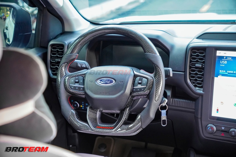 Độ vô lăng Carbon Ford Ranger