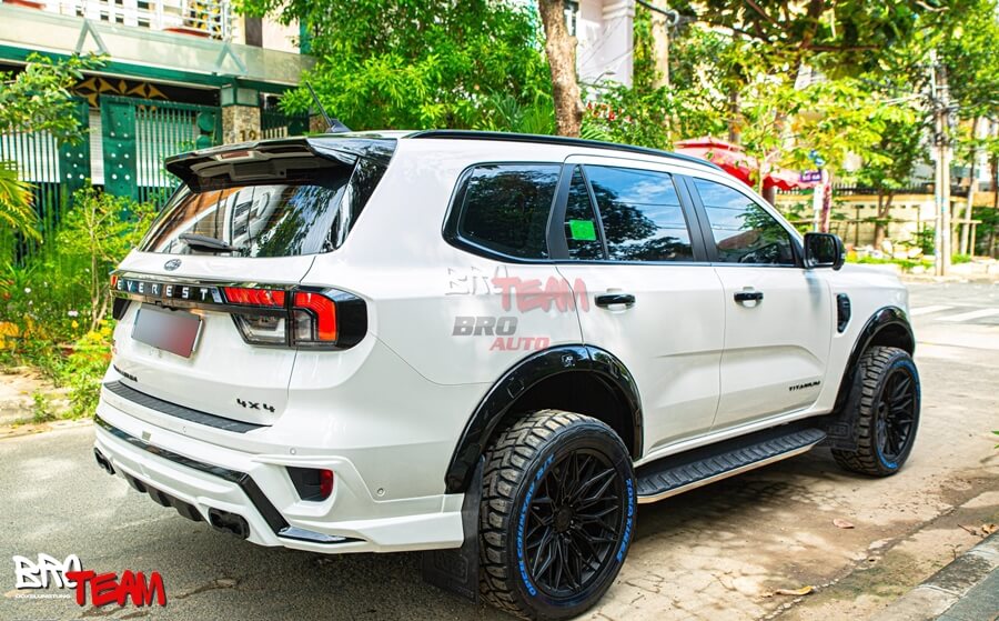 Bodykit Victor Thái Lan mặt ca lăng Mustang Ngựa cho Ford Everest