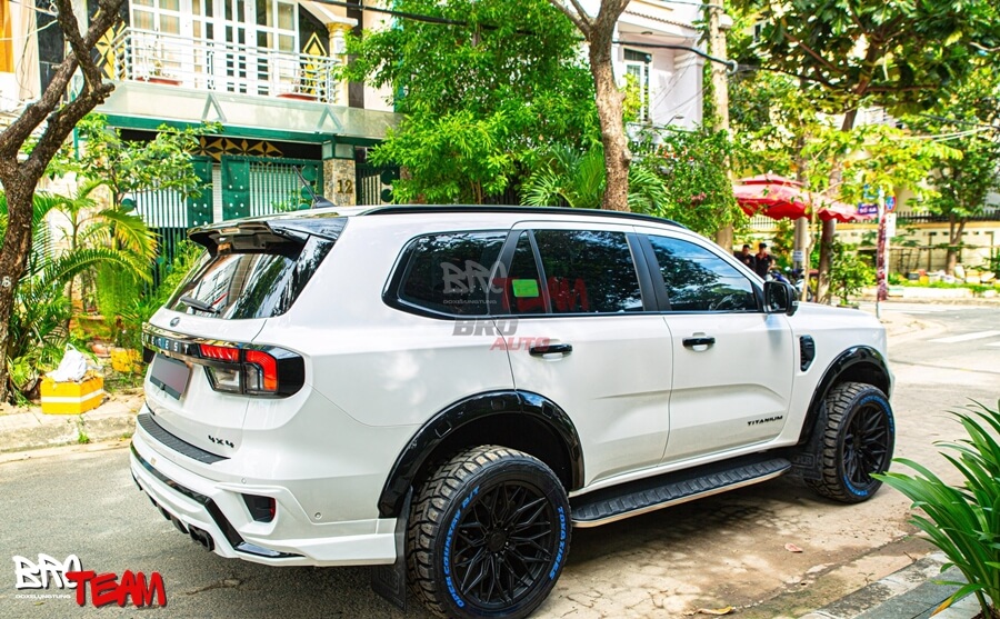 Bodykit Victor Thái Lan mặt ca lăng Mustang Ngựa cho Ford Everest