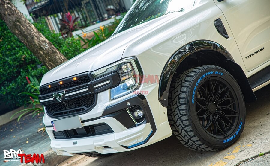 Bodykit Victor Thái Lan mặt ca lăng Mustang Ngựa cho Ford Everest