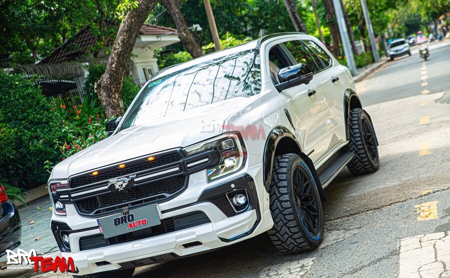 Bodykit Victor Thái Lan mặt ca lăng Mustang Ngựa cho Ford Everest