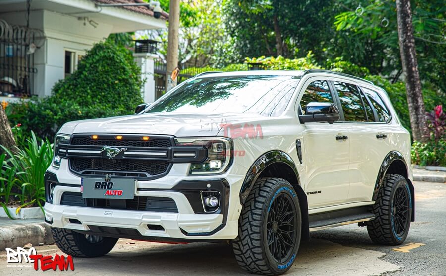 Bodykit Victor Thái Lan mặt ca lăng Mustang Ngựa cho Ford Everest