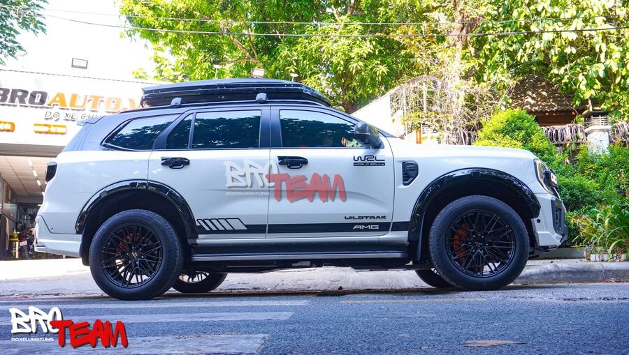 Bodykit Victor Thái Lan Mặt Calang Jeep cho Ford Everest 