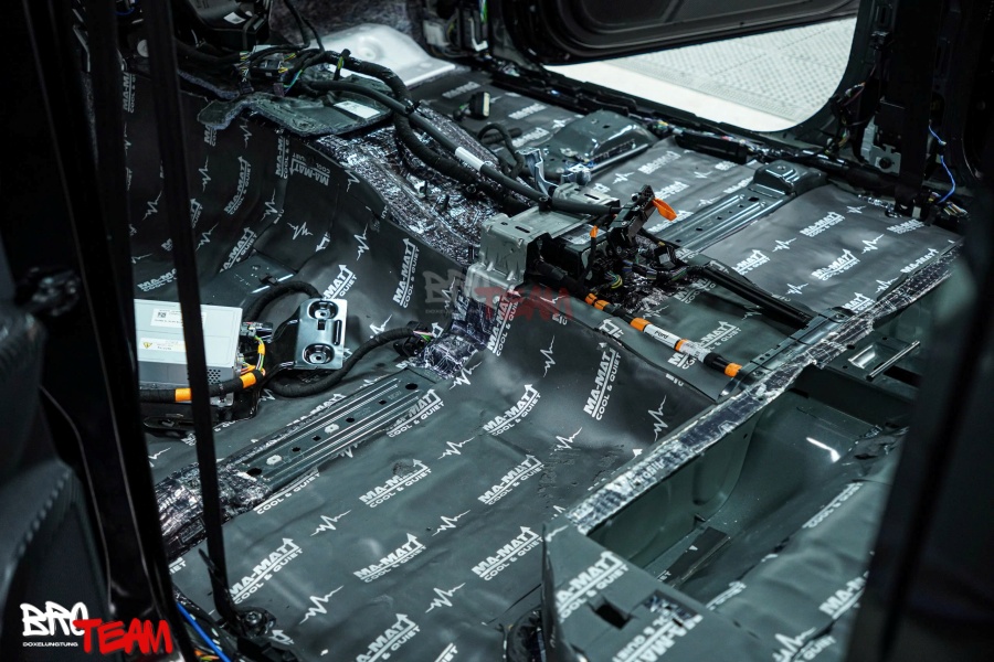 Dán cách âm chống ồn xe Toyota Hilux