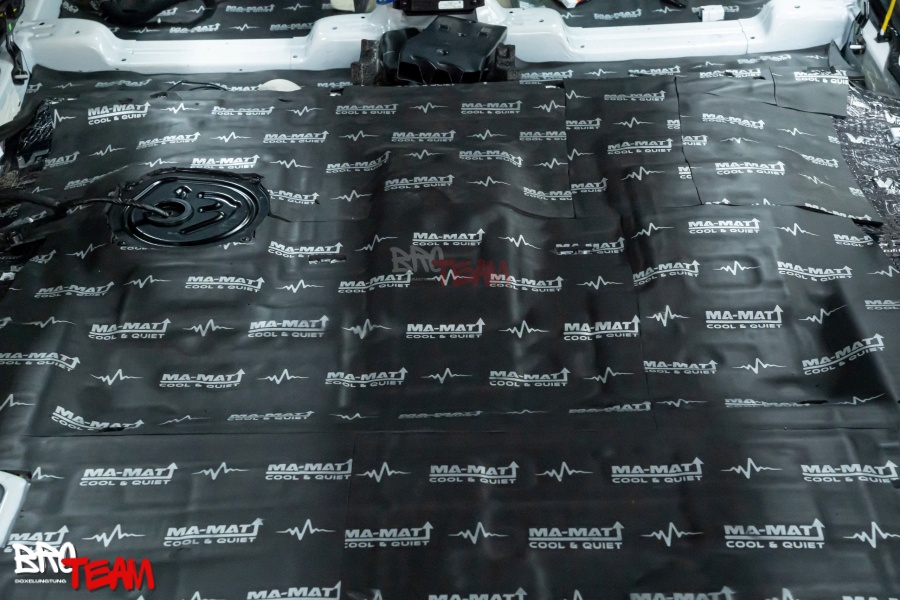 Dán cách âm chống ồn xe Toyota Hilux