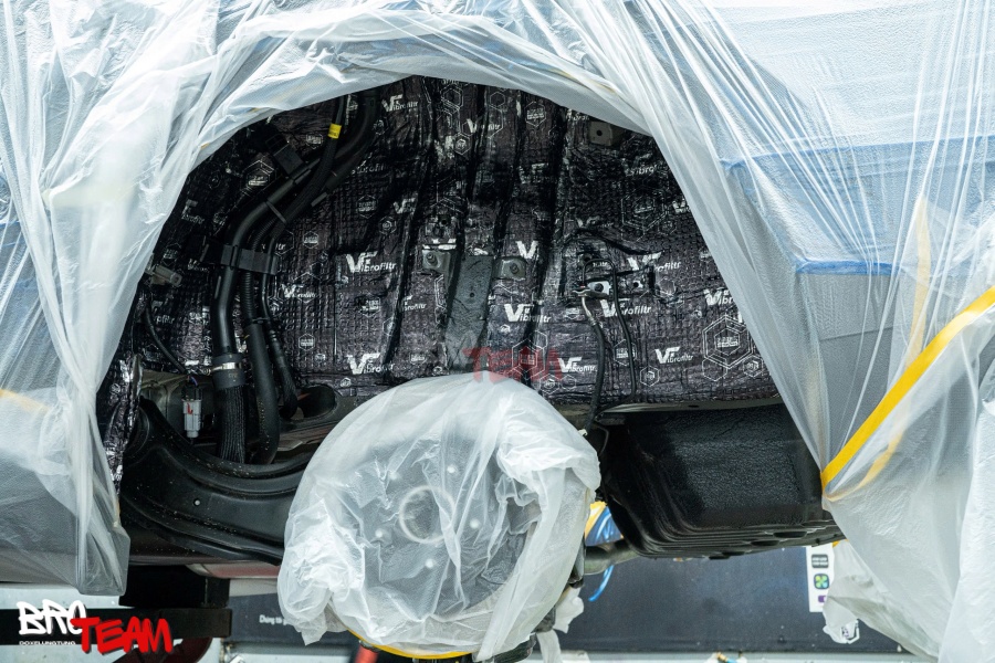 Dán cách âm chống ồn xe Toyota Hilux