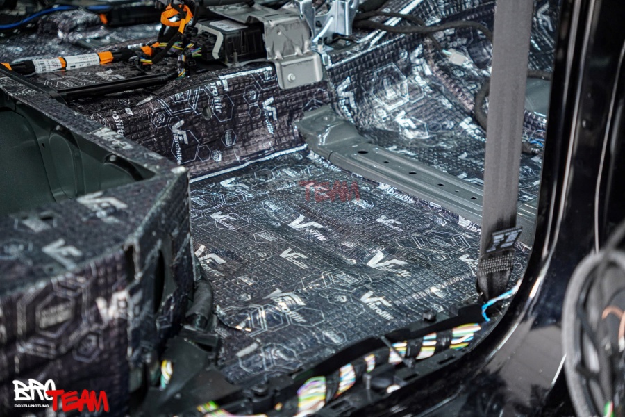 Dán cách âm chống ồn xe Toyota Hilux