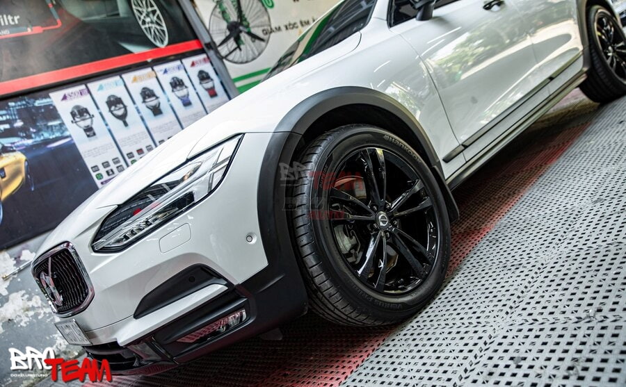 Dán Decal Chi Tiết Xe Ô Tô