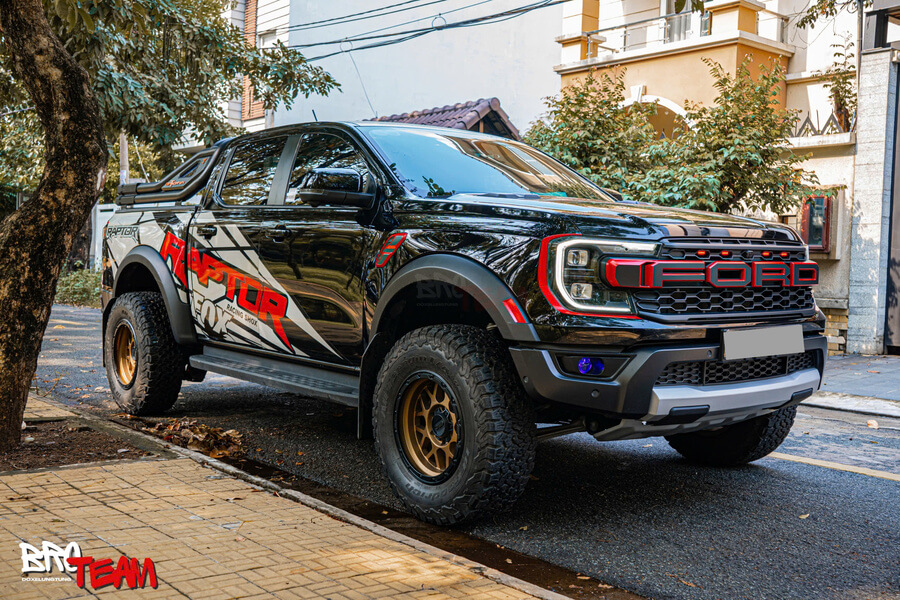 Dán đổi màu xe Ford Ranger Raptor​