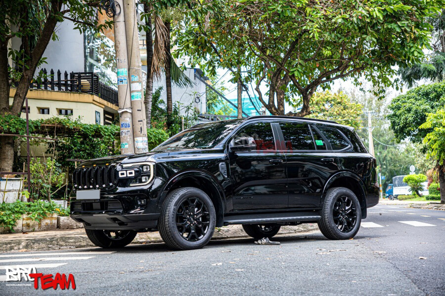 Dán Phim Cách Nhiệt Cho Xe Ford Everest