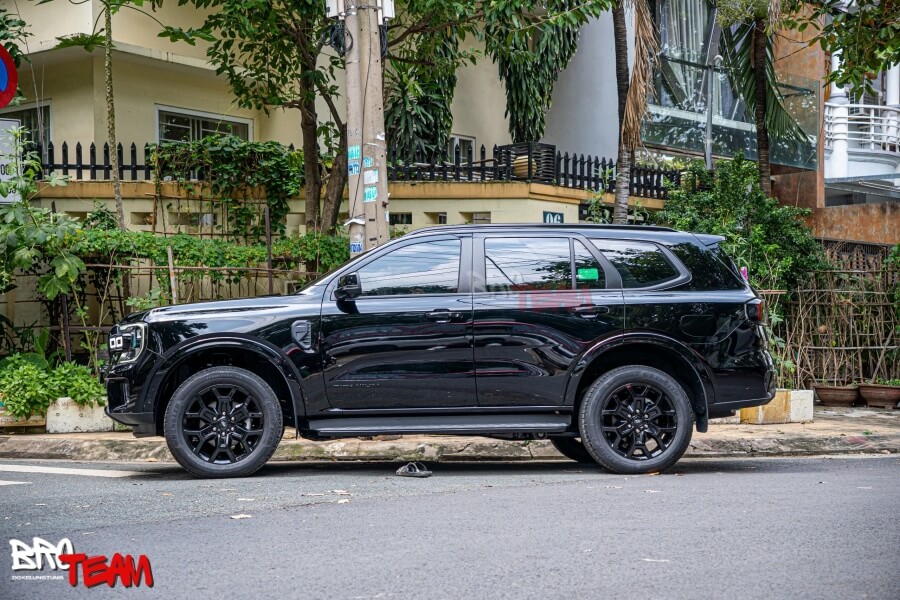 Dán Phim Cách Nhiệt Cho Xe Ford Everest