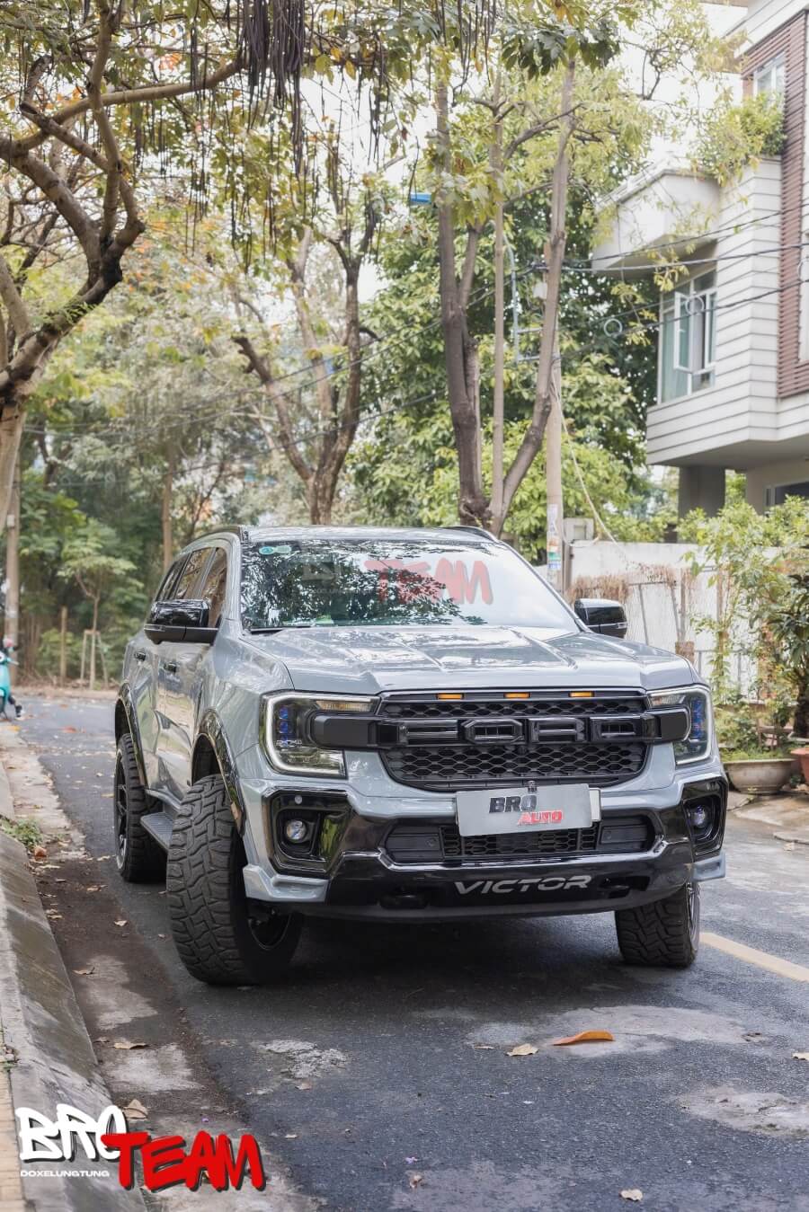 Dán wrap đổi màu xe Ford Everest