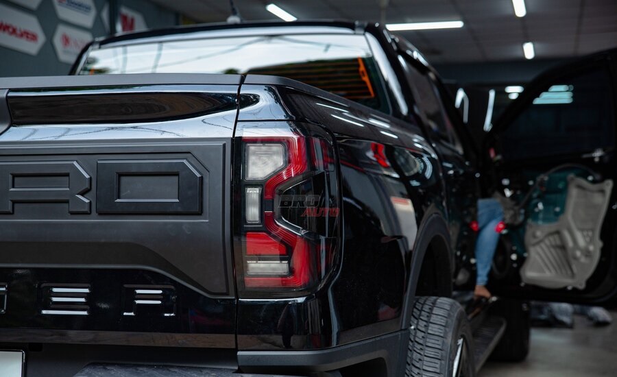 Đèn hậu Ford Ranger Full LED