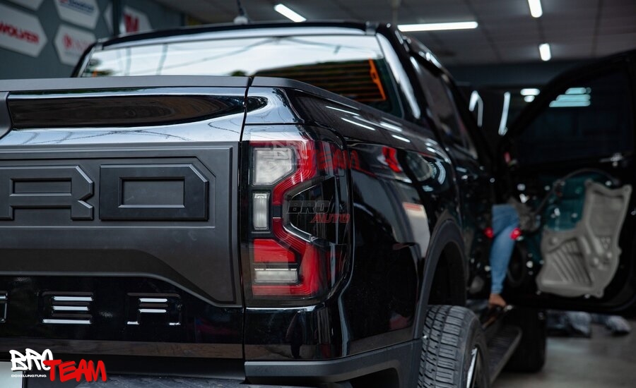 Đèn hậu Ford Ranger Full LED