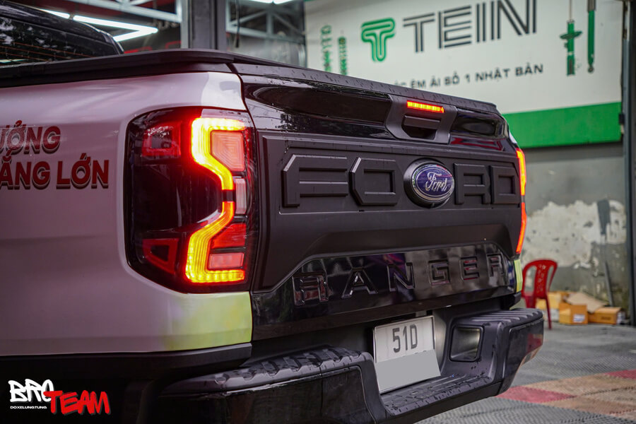 Đèn hậu Ford Ranger Full LED