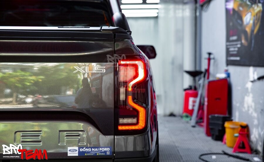 Đèn hậu Ford Ranger Full LED