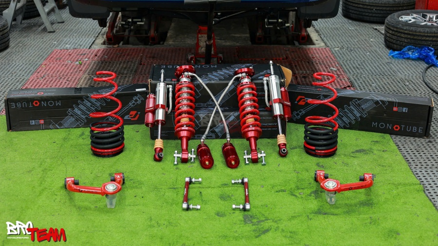 Độ bộ phuộc giảm xóc Profender xe Toyota Hilux