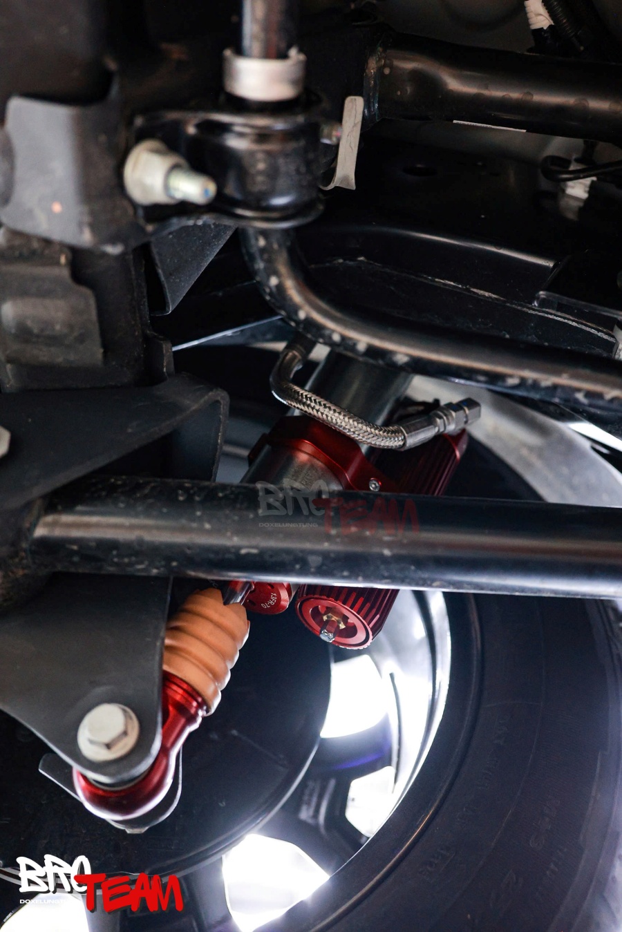 Độ bộ phuộc giảm xóc Profender xe Toyota Hilux