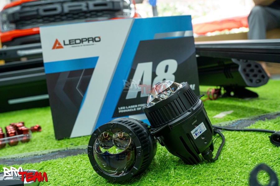 Độ đèn bi gầm Toyota Hilux