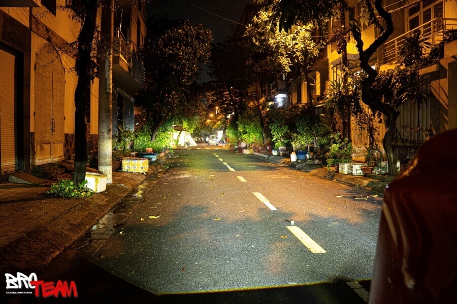 Độ đèn bi gầm Toyota Hilux