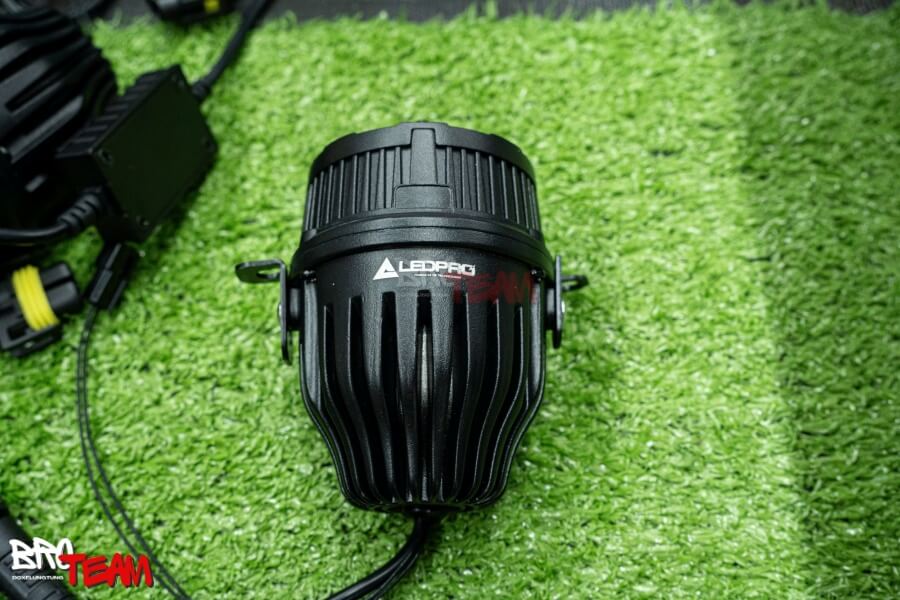 Độ đèn bi gầm Toyota Hilux