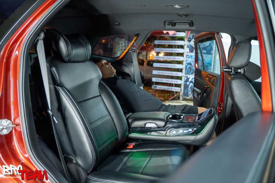 Độ Ghế Limousine Ford Everest 2024