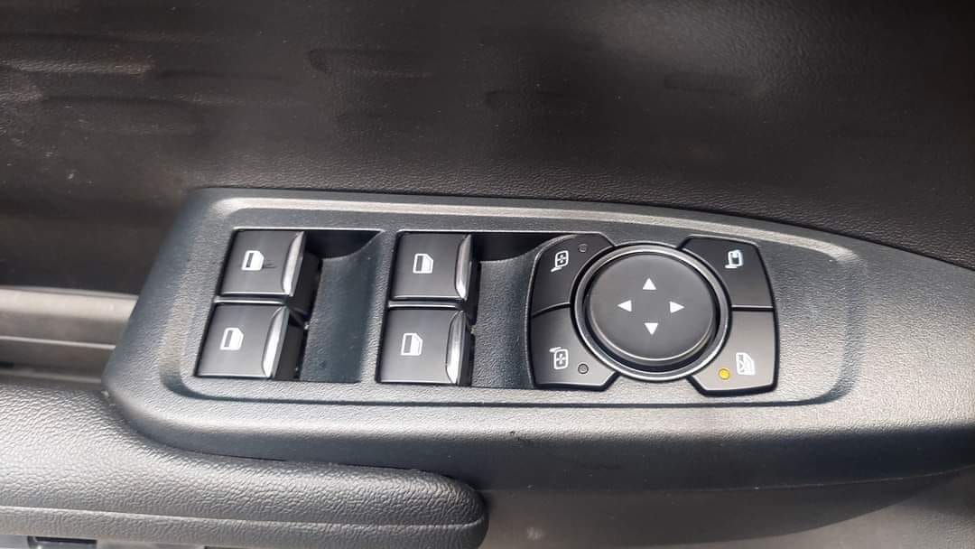 Độ gương gập điện cho Ford Ranger